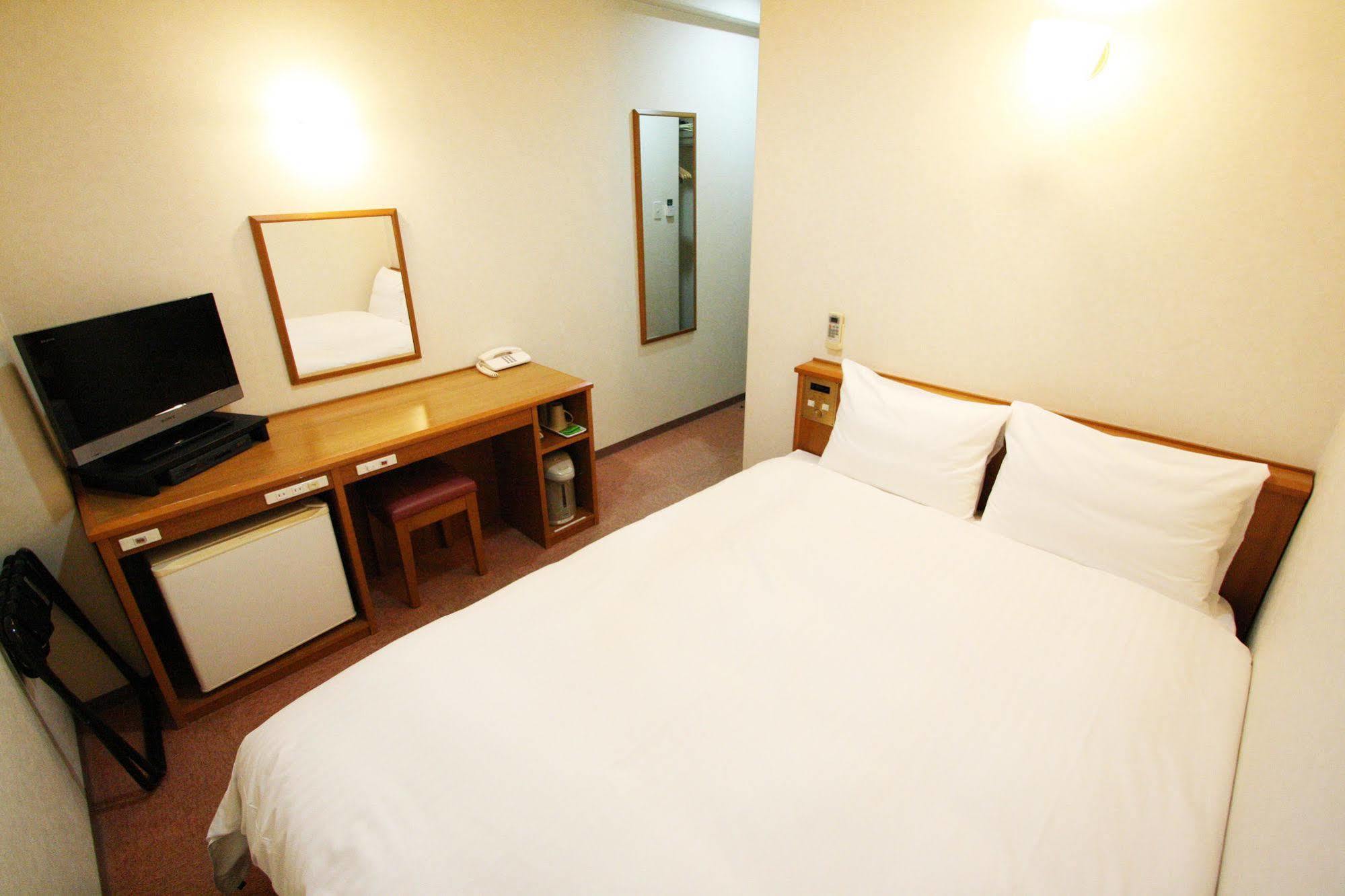Green Rich Hotel Aso Kumamoto Airport Bagian luar foto