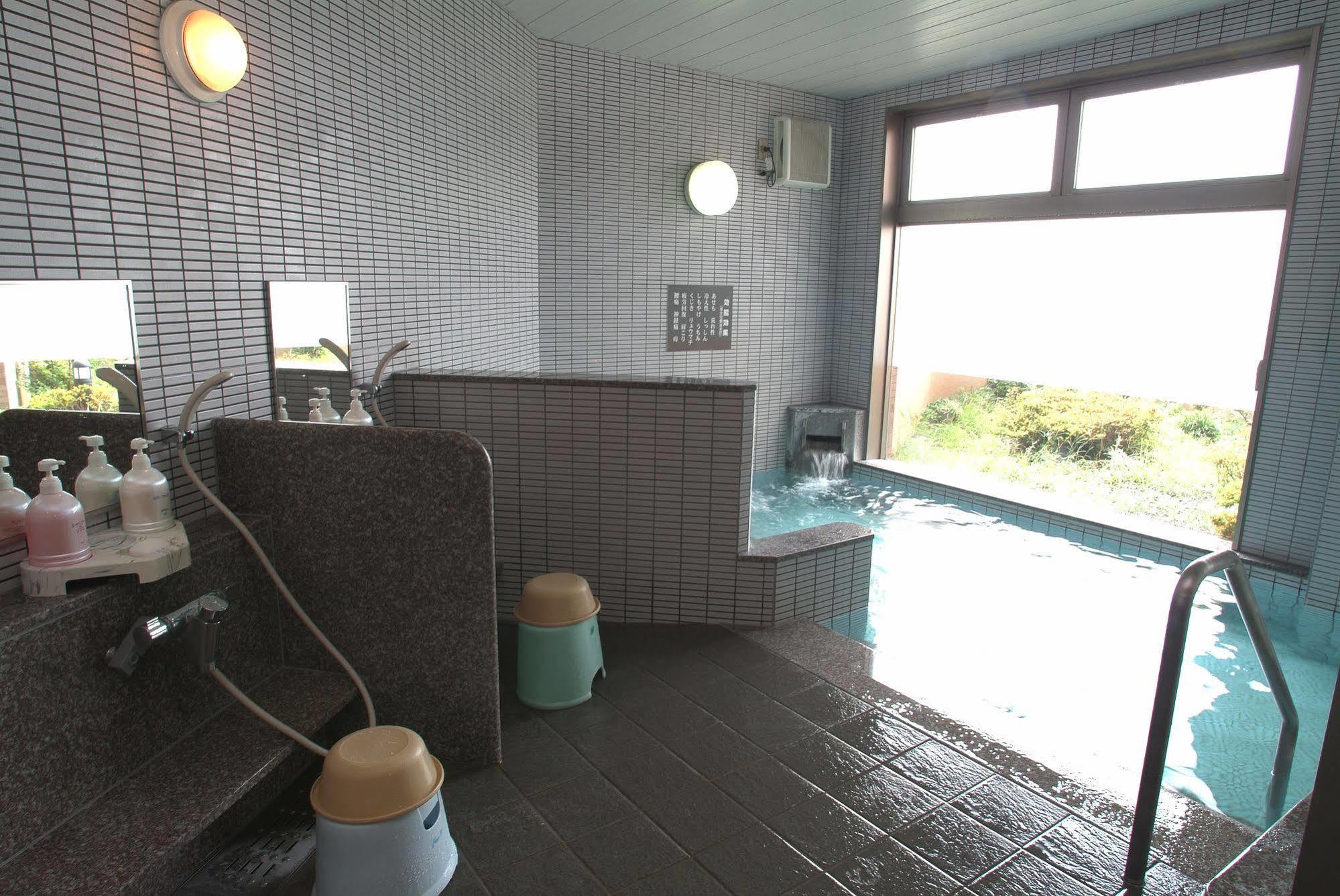 Green Rich Hotel Aso Kumamoto Airport Bagian luar foto